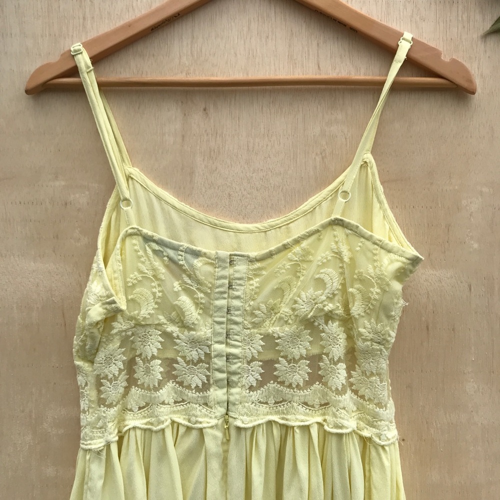Light Yellow Top Shop Lace Dress - Picture 7 of 8